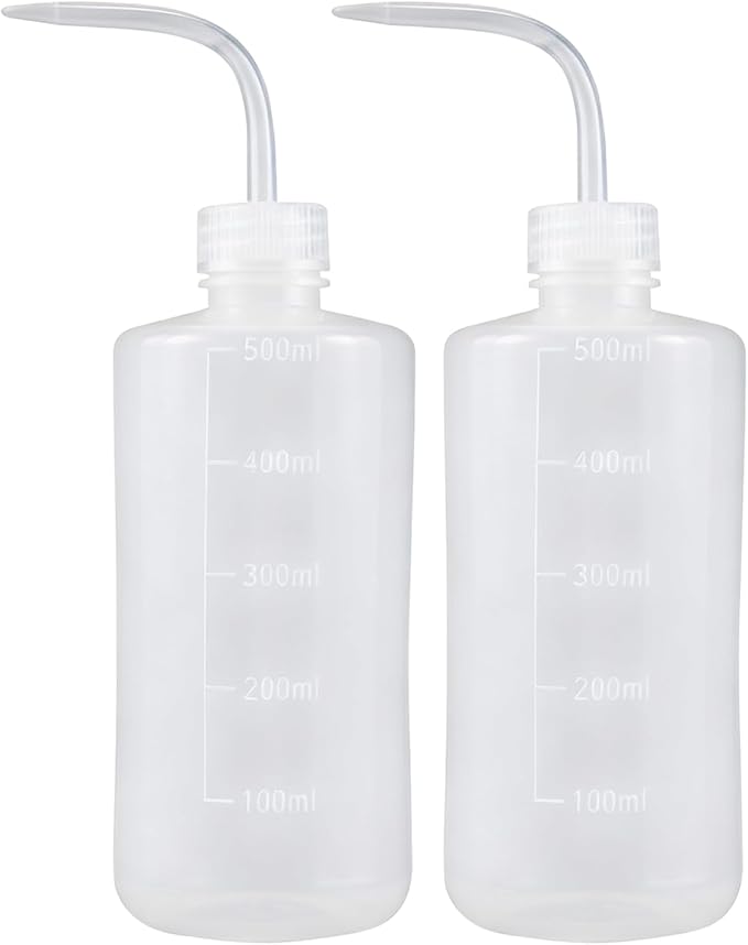 Wash Bottles 250ml/500ml/1000ml Plastic Squeeze Bottle with Scale Labels Watering Tools for Indoor Plants Cleaning Washing, White, Polyethylene Material (500ml)