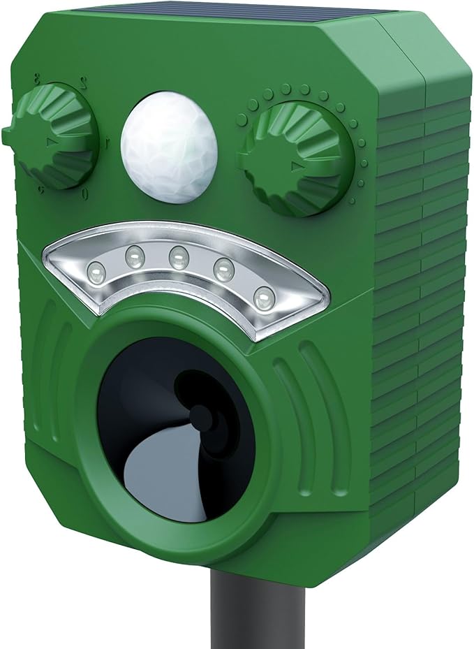 Ultrasonic Cat Repellent Outdoor Squirrel Deterrent with Motion Sensor LED Flash Light, Deer Raccoon Skunk Rabbit Coyote Armadillo Possum Fox Pest Animal Scare Away for Patio Lawn Garden Yard