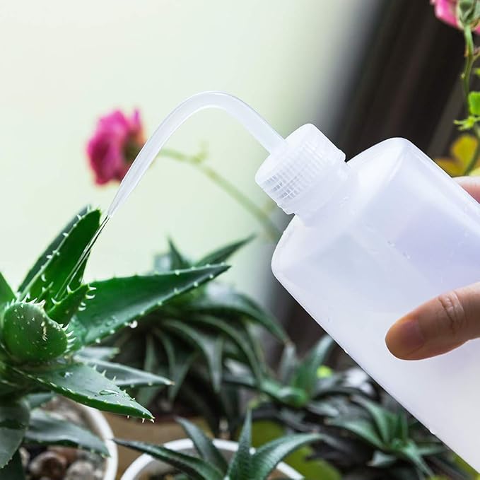 Oubest Squeeze Washing Bottle Succulent Watering Bottle 500ml Water Squirt Irrigation Squeeze Sprinkling Can Plastic Wash Plant 2pc