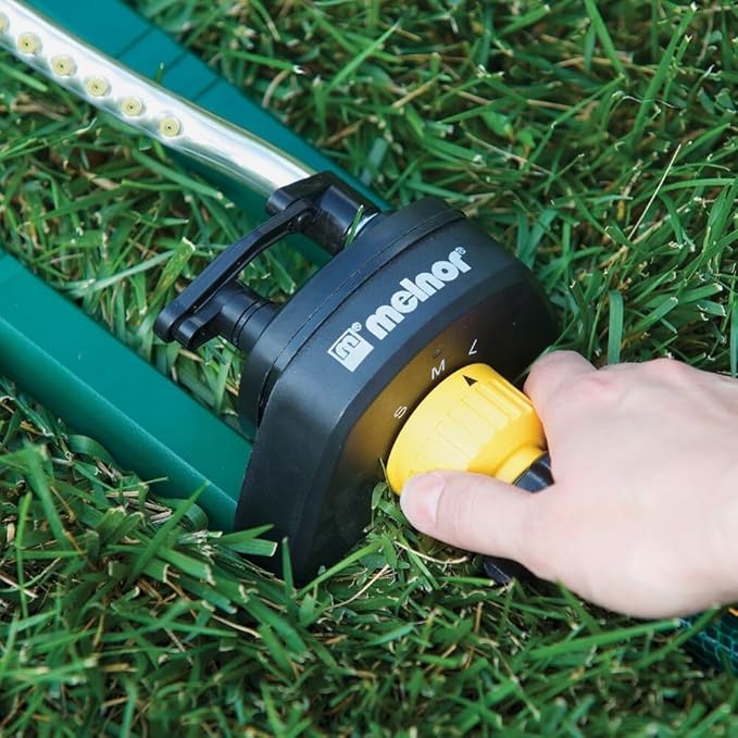 Melnor 20261 Oscillating Sprinkler, Waters up to 3.000 sq. ft.