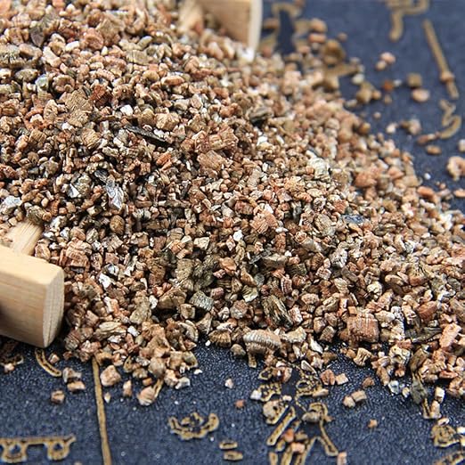 Organic Vermiculite 1 qt by Doter, Increases Water and Nutrient Retention and Aerates The Soil, Perfect for Root Cuttings, Seed Germination, Arranging Flowers, and Bedding for Invertebrates