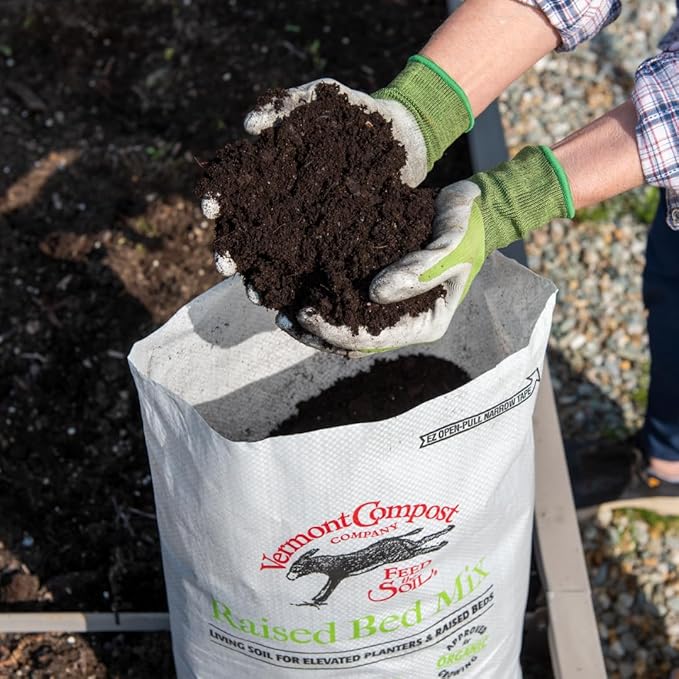 Raised Bed Mix | High-Nutrient Compost-Based Potting Soil for Plants & Vegetables Organic Gardening - 20 Quarts | Gardener's Supply Co Exclusive
