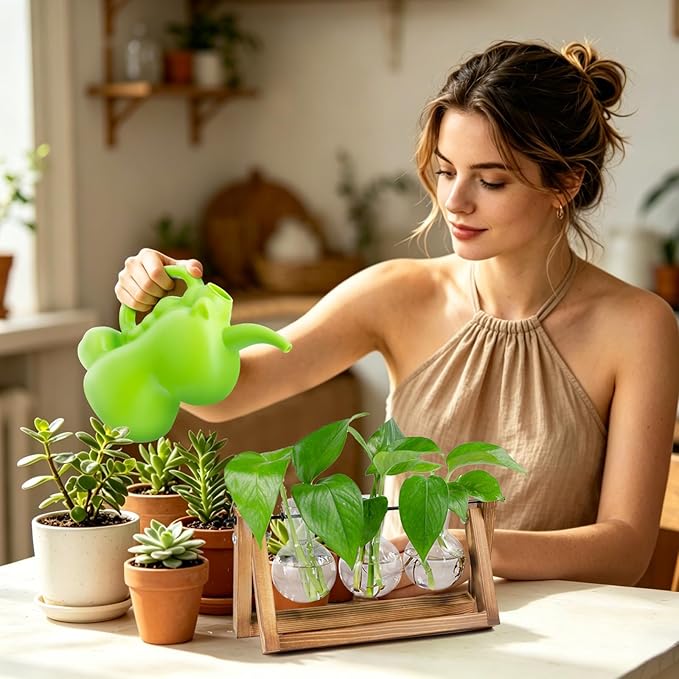 XXXFLOWER Unicorns Indoor Watering Can, 1 L Cute Animal Water Cans, Novelty Unicorns Shape Watering Pot for Office House Indoor Garden（Green）