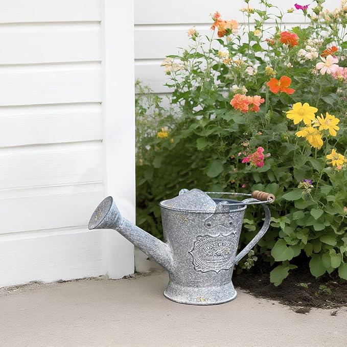 Vintage Metal Watering Can with Wooden Handle, Watering Can for Indoor/Outdoor Plants, Shabby Chic Decor for Home Balcony Courtyard Garden Gray