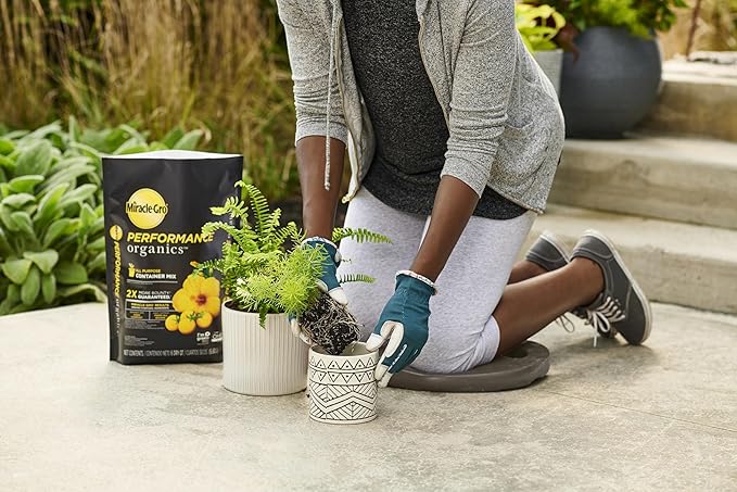 Miracle-Gro Performance Organics All Purpose Container Mix, Feeds for Up to 3 Months, For Container Gardening, 6 qt. (3-Pack)