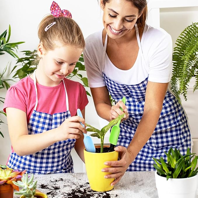 Sosoport Portable Soil Scoop Lightweight Gardening Shovel Mini Planting Spatula for Flowers Garden Beds Easy Carry and Storage 5.90X1.96X1.18In