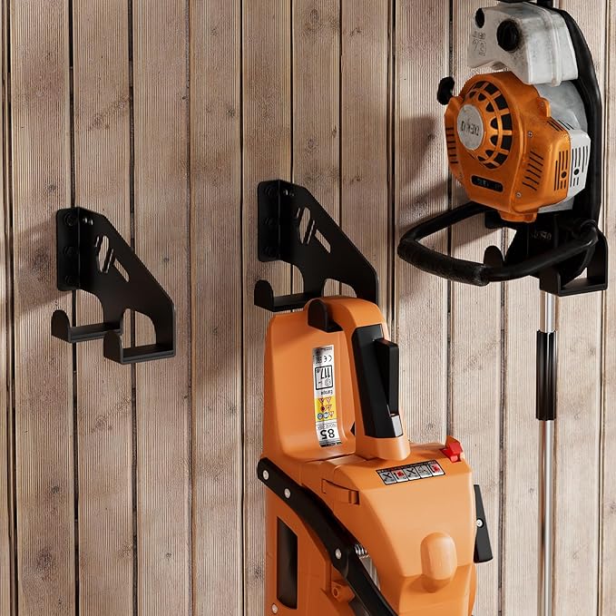 Chainsaw Hanger Wall Mount - Heavy Duty Chainsaw Holder for Garage Organization, Storage Shed Organizer, Chainsaw Rack with Protective Pad, Garage Tools, 2 Pack