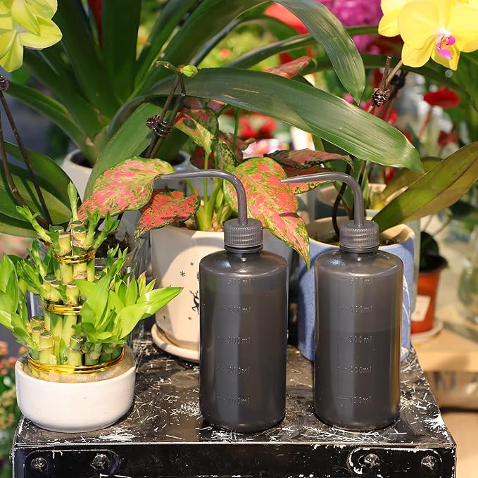 Squeeze Bottles Succulent Watering Bottle Black Water Squirt Irrigation Bottle Squeeze Sprinkling Can Plastic Wash Plant Bottle 500ml 2pc