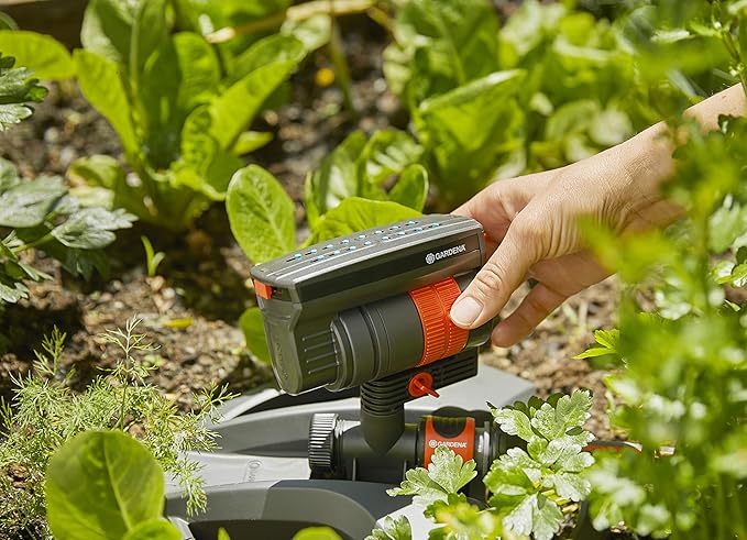 Gardena AquaZoom Compact Rectangular oscillating Sprinkler: Sprinkler for Watering Areas of 9–216 m², Range 3–18 m, Spread 3–12 m, Built-in Filter (18708-20)