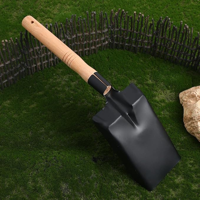 Artibetter Small Iron Soil Shovel with Wooden Handle, Household Gardening Shovel for Outdoor Digging and Ash Scooping, 1pcs Compact Sturdy Metal Spade for Lawn and Garden Use