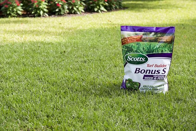 Scotts Turf Builder Bonus S Southern Weed & Feed2, Weed Killer and Lawn Fertilizer, 5,000 sq. ft., 17.24 lbs. (2-Pack)