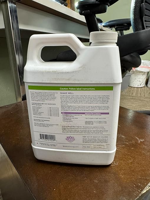 Bio S.I. Lawn & Garden Soil Conditioner – Microbial Soil Amendment for Moisture Retention & Soil Health – Quart Spray Bottle