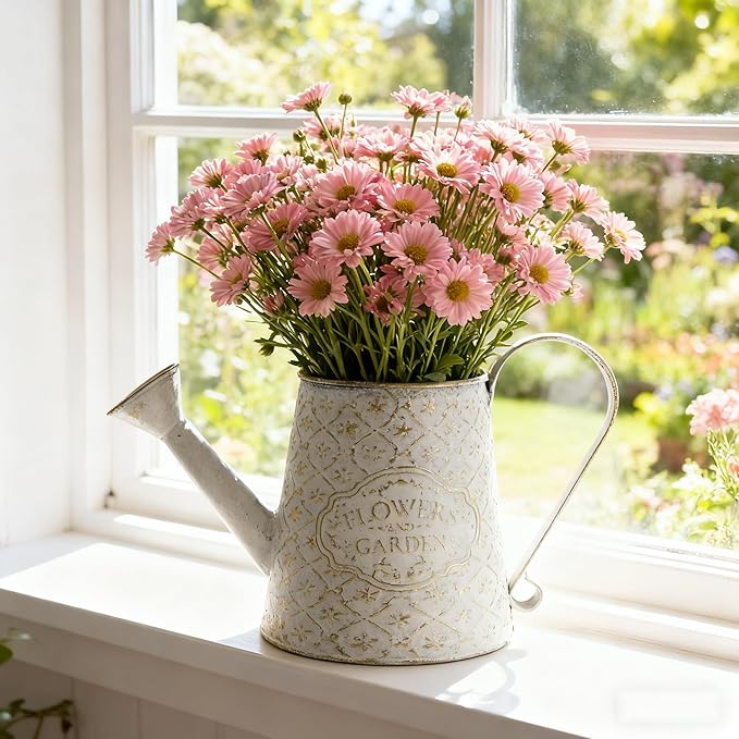 Vintage Metal Watering Can with Handle Rustic Farmhouse Watering Can Flower Pot Distressed Decorative Planter Retro Gardening Flower Bucket for Home Indoor Outdoor Garden Balcony Courtyard