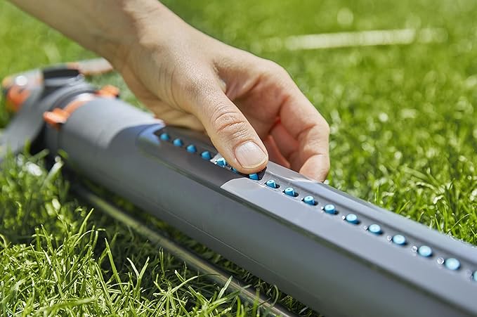 GARDENA 20570 | Up to 3800 sq ft - AquaZoom Adjustable Oscillating Yard Sprinkler, for Watering Large Area Lawn and Garden. Aquazoom Outdoor oscillating Sprinkler has Wide Heavy Duty Base.