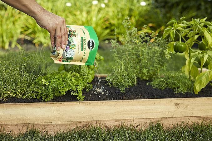 Miracle-Gro Raised Bed Plant Food, 2-Pound (Pack of 4)
