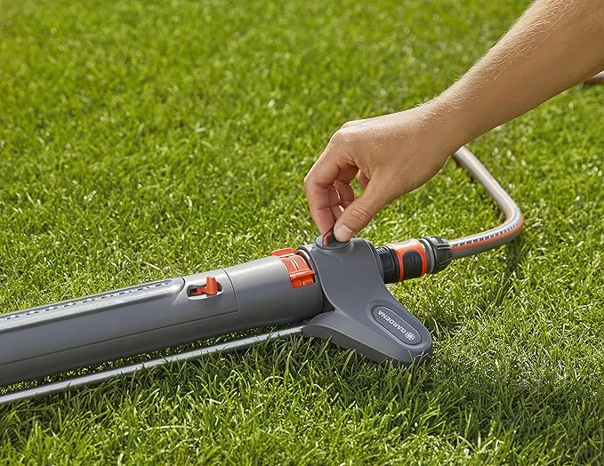 GARDENA 20570 | Up to 3800 sq ft - AquaZoom Adjustable Oscillating Yard Sprinkler, for Watering Large Area Lawn and Garden. Aquazoom Outdoor oscillating Sprinkler has Wide Heavy Duty Base.