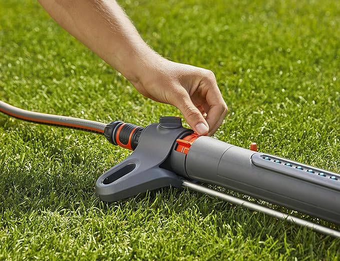 GARDENA 20570 | Up to 3800 sq ft - AquaZoom Adjustable Oscillating Yard Sprinkler, for Watering Large Area Lawn and Garden. Aquazoom Outdoor oscillating Sprinkler has Wide Heavy Duty Base.