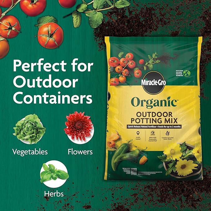 Miracle-Gro Organic Outdoor Potting Mix - Plant Soil for Outdoor Container Plants, Contains Quick-Release Natural Fertilizer, OMRI Listed, 16 qt.