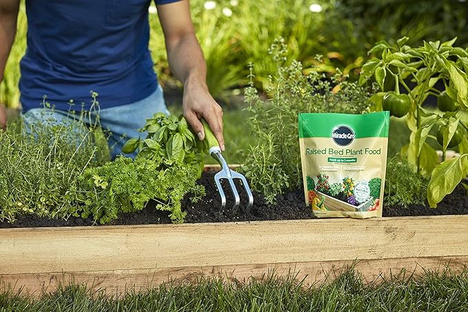 Miracle-Gro Raised Bed Plant Food, 2-Pound (Pack of 4)