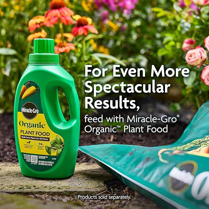 Miracle-Gro Organic Outdoor Potting Mix - Plant Soil for Outdoor Container Plants, Contains Quick-Release Natural Fertilizer, OMRI Listed, 16 qt.