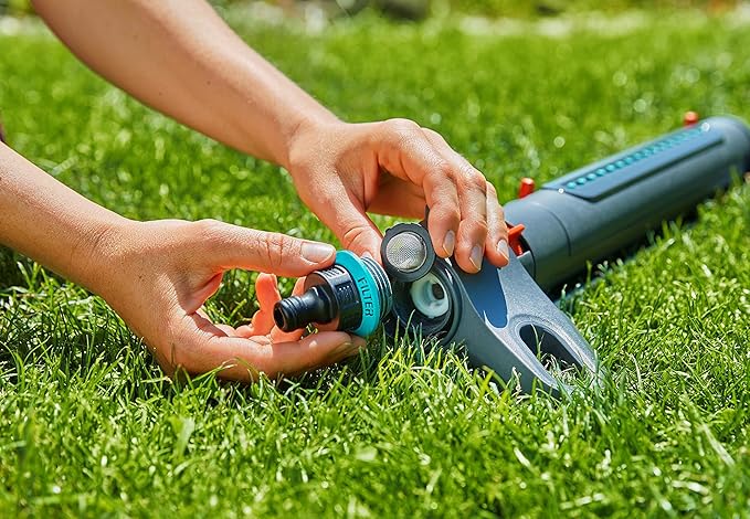GARDENA 20570 | Up to 3800 sq ft - AquaZoom Adjustable Oscillating Yard Sprinkler, for Watering Large Area Lawn and Garden. Aquazoom Outdoor oscillating Sprinkler has Wide Heavy Duty Base.